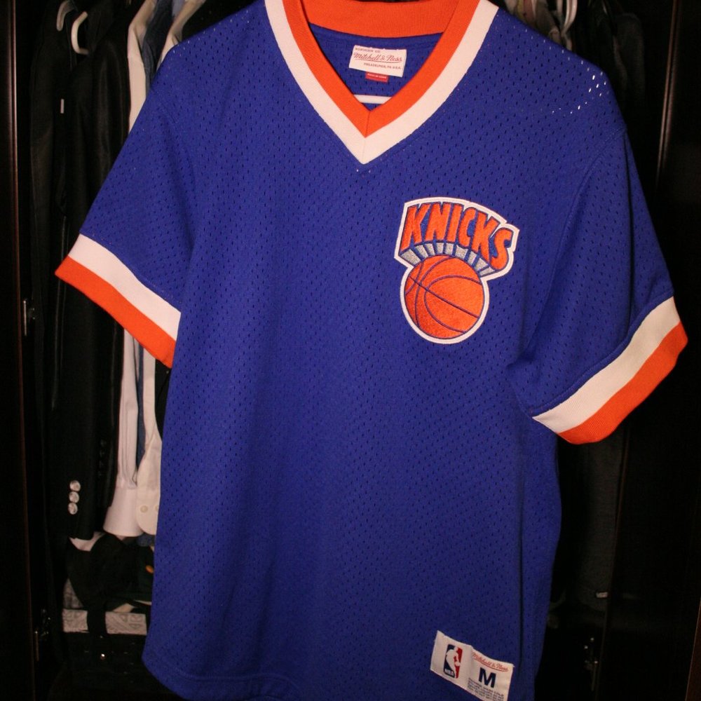 MITCHELL & NESS - KNICKS ROYAL MESH V-NECK SHIRT